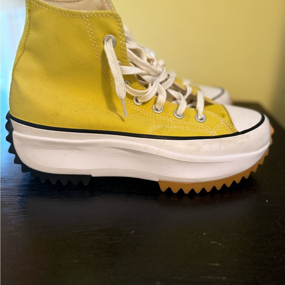 Converse Yellow Run Star‎ Hike Platform High-Top Sneakers with Star Heel Accent - Picture 5 of 8